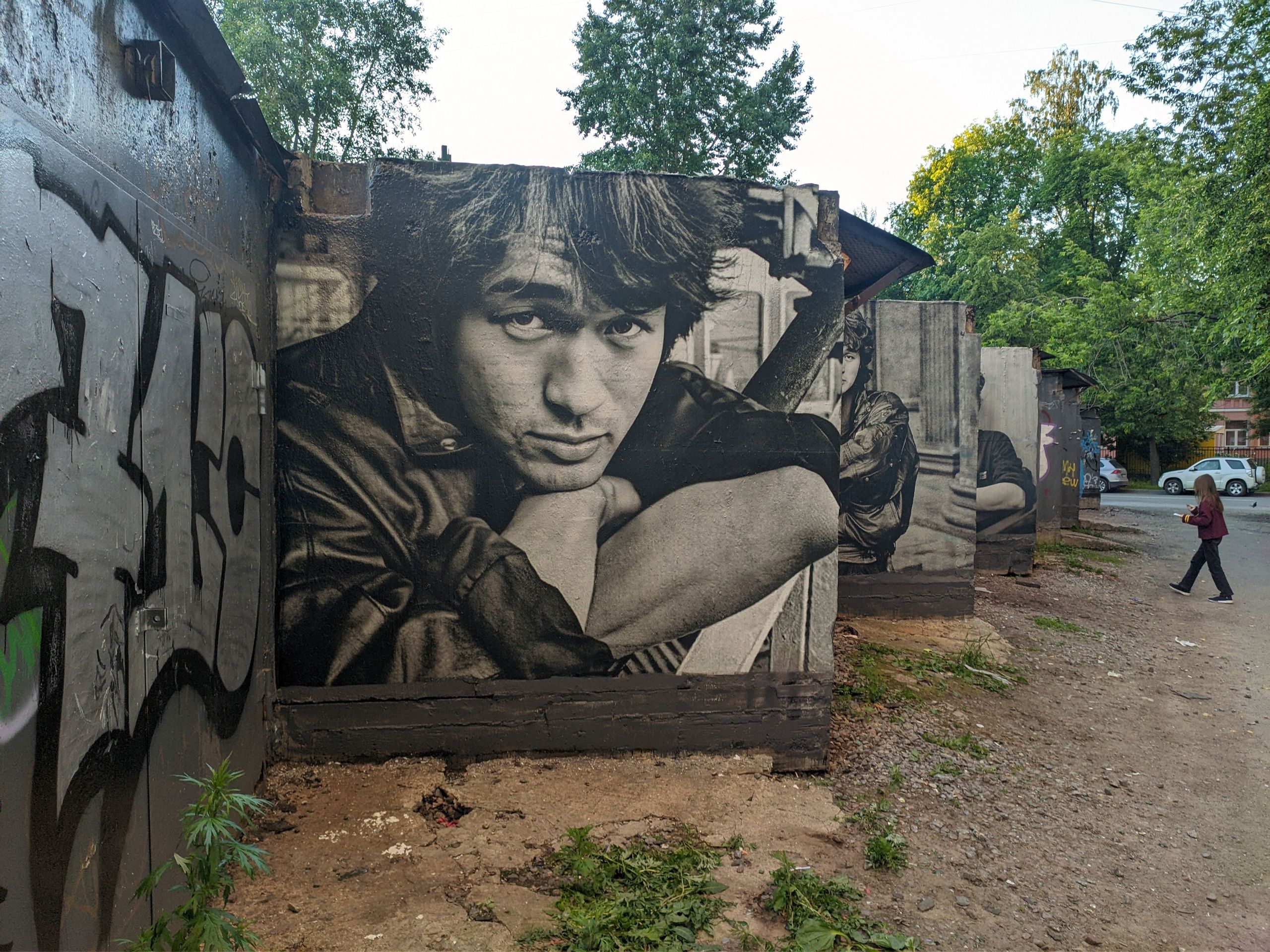 Адрес памятника цоя. Памятник Виктору Цою в Москве. Стена Виктора Цоя в Питере. Аллея Виктора Цоя Санкт Петербург.