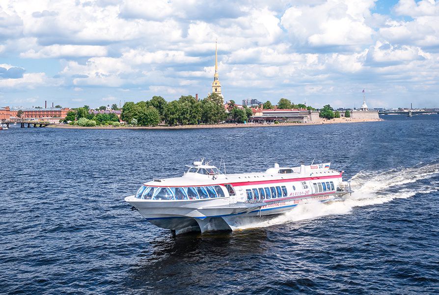 Метеор в петергоф от дворцовой набережной. Метеор до Петергофа. Причал Эрмитаж Нижний.