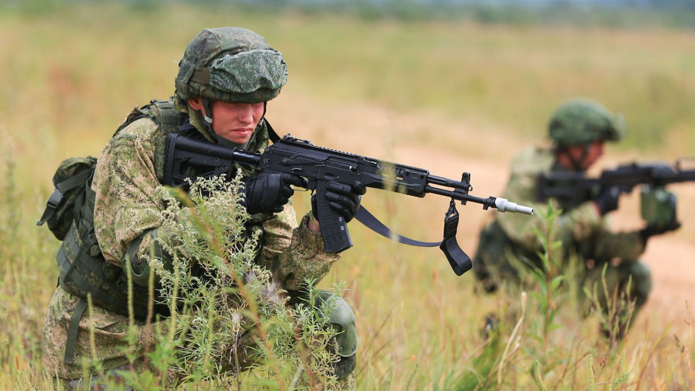 Нужный войско. Российский солдат. Российские военные. Солдаты России. Российская армия.