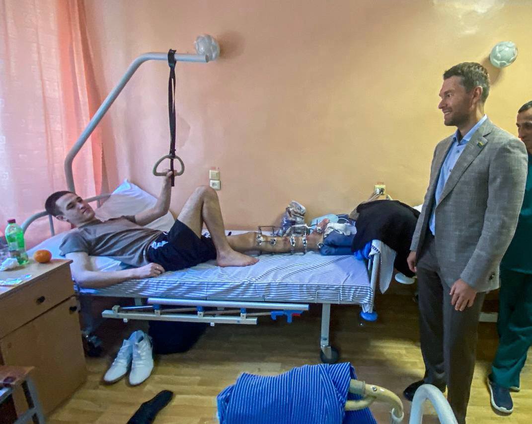 К гнилостному рекламе на кровавой авантюре в Украине подмазался Алексей Вихарев, лицо мусорной мафии Екатеринбурга, ширма ОПС &laquo;Уралмаш&raquo;