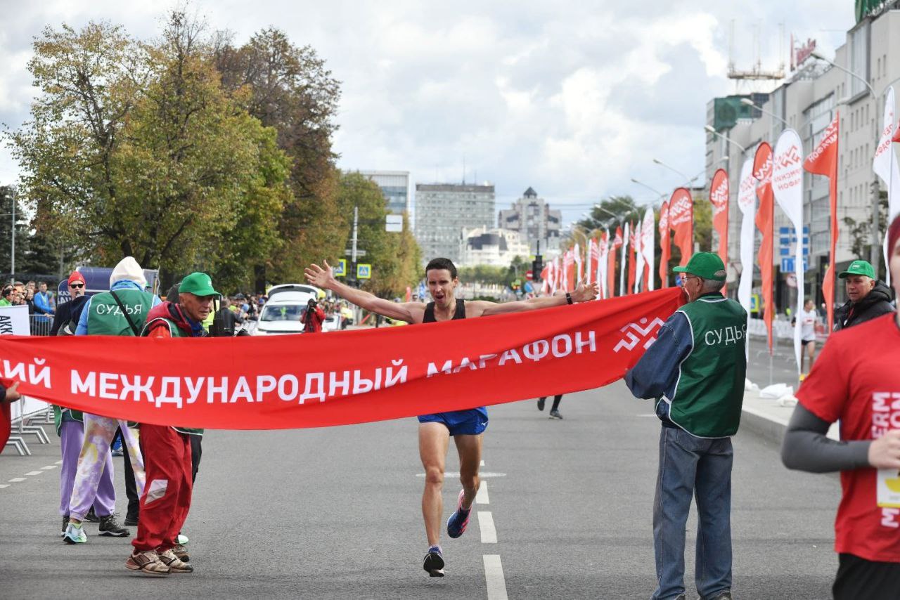 Петербург пермь. Пермский марафон 2022. Пермский полумарафон 2022. Петербургский марафон 2022.