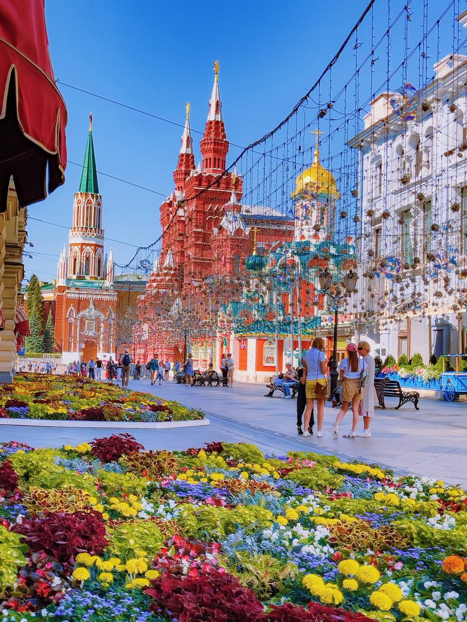 В москве много интересных мест. Красивые места в Москве в мае. Цветущая Москва. Москва в цвету. События в Москве.