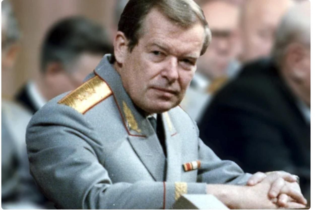 Вадим Бакатин сдал американцам детали строительства нового посольства США, где жучки были встроены в арматуру(!)