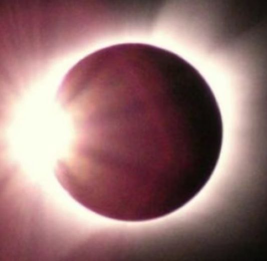 Коридор лунного затмения 2024. Солнечное затмение 30 апреля 2022. Коридор затмений. Затмение в тельце. Затмение солнца фото.