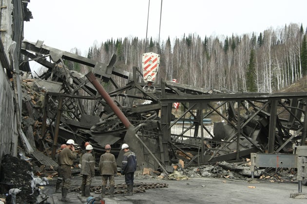 Трагедии 2010 года. Шахта Распадская Междуреченск авария. Авария на шахте Распадская в 2010.